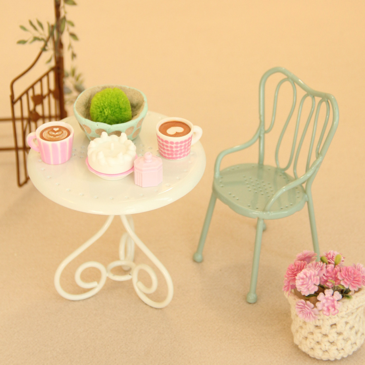 1:8/1:12 Miniature Iron Table  - Outdoor Furniture Hotel 评论和价格
