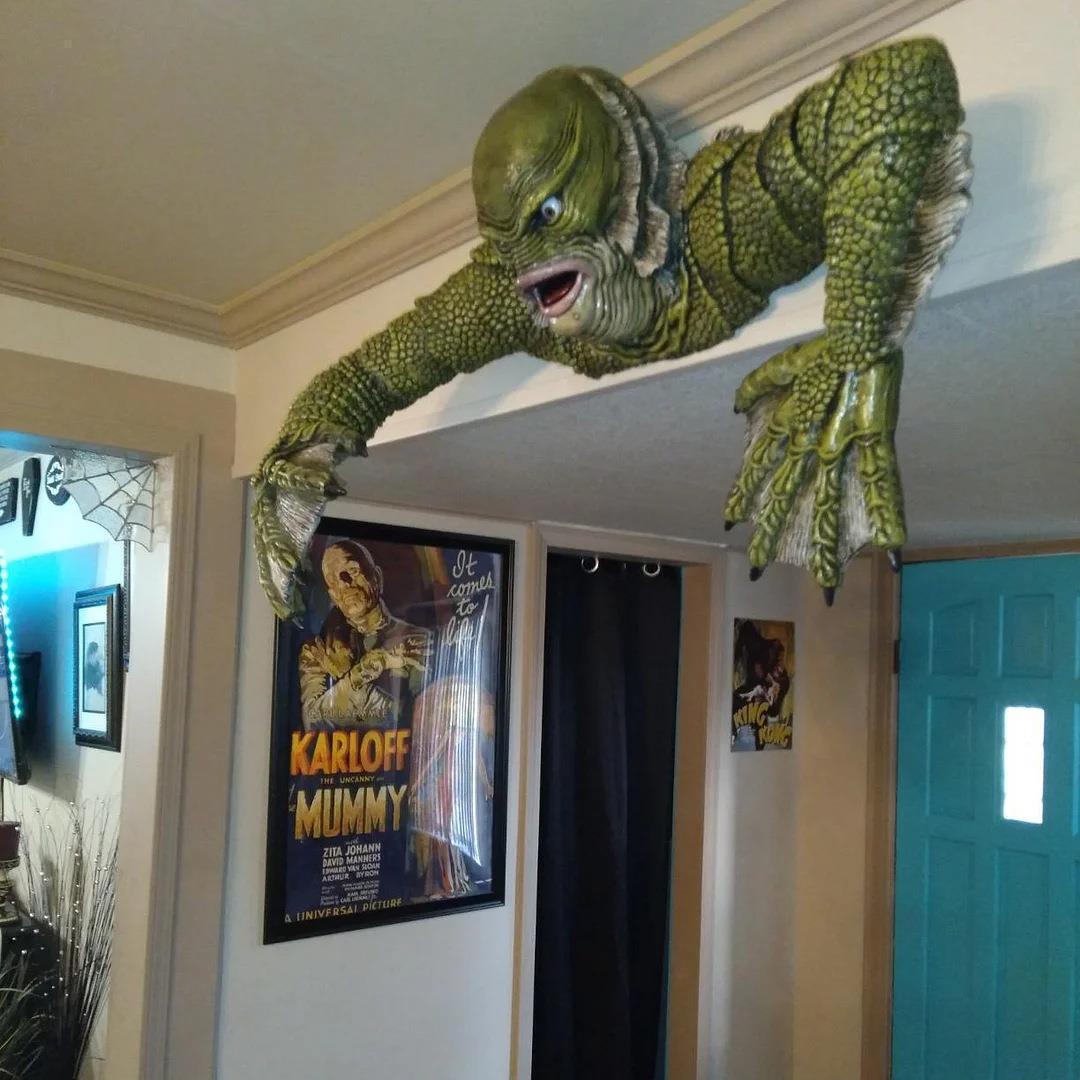 Creature from the Black Lagoon - Outdoor Furniture Resin 评论和价格