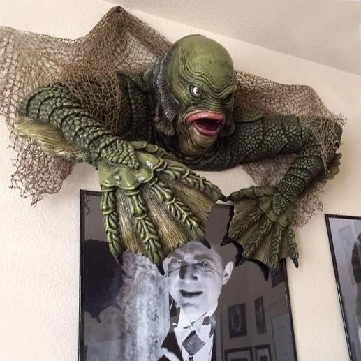 Creature from the Black Lagoon - Outdoor Furniture Resin 评论和价格