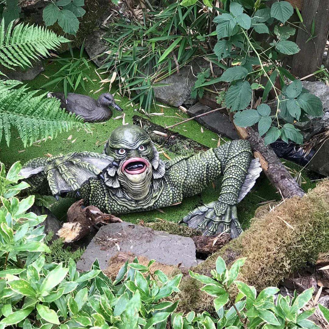 Creature from the Black Lagoon - Outdoor Furniture Resin 评论和价格